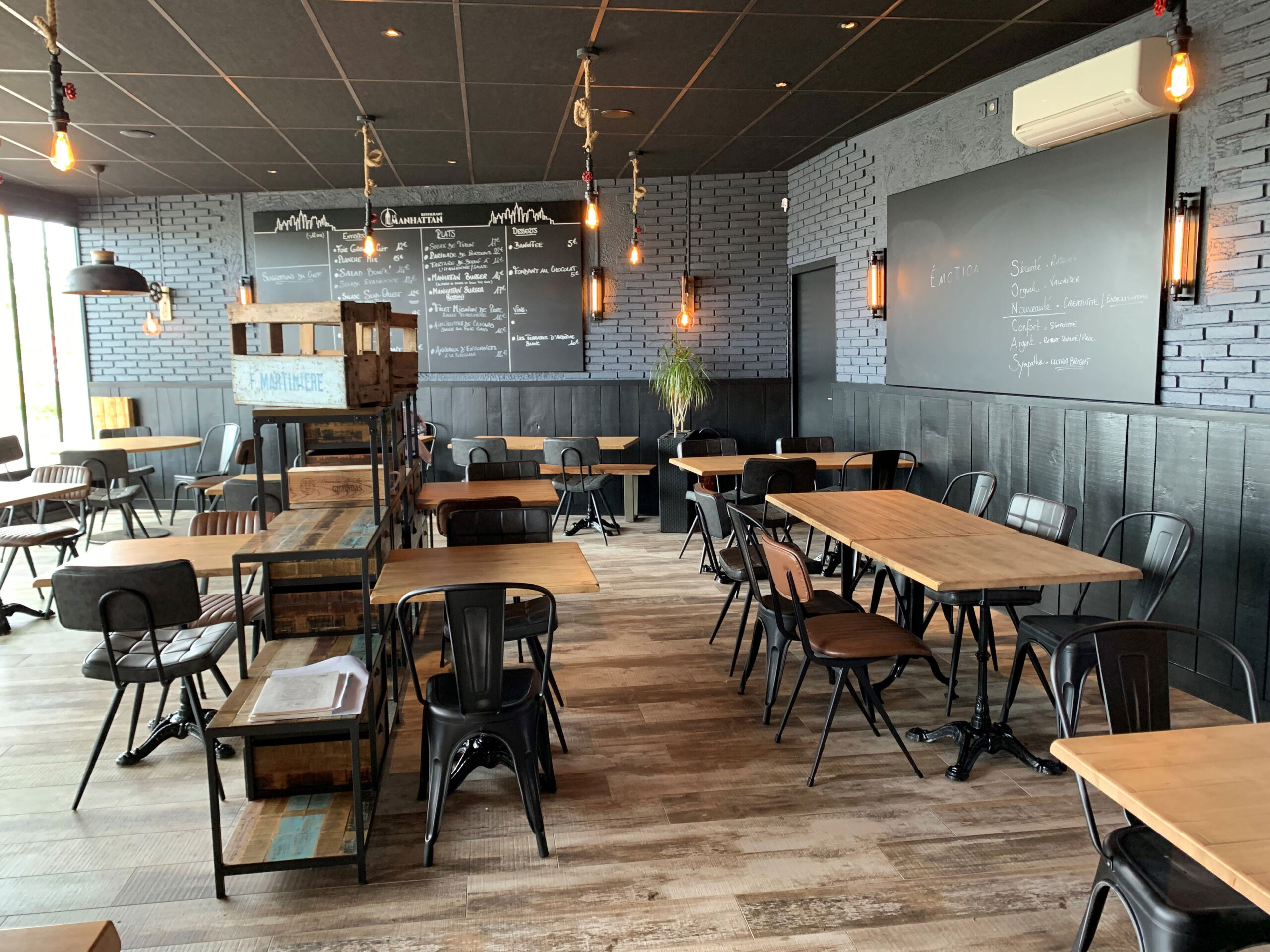 Le Manhattan, Grenade